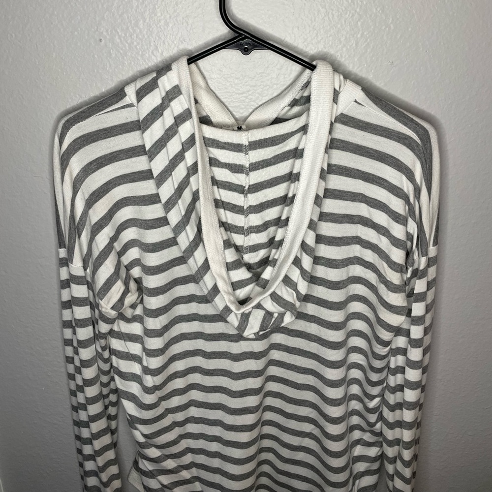 Long sleeve hooded tee